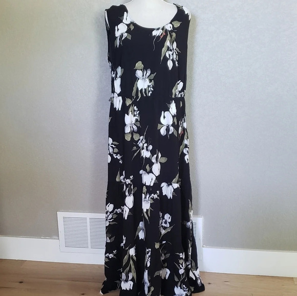 Ava & Viv maxi floral sleeveless dress size 1X - Picture 4 of 8